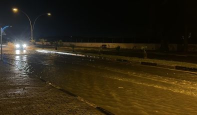 Sağanak Yağış Konteyner Kentleri Vurdu