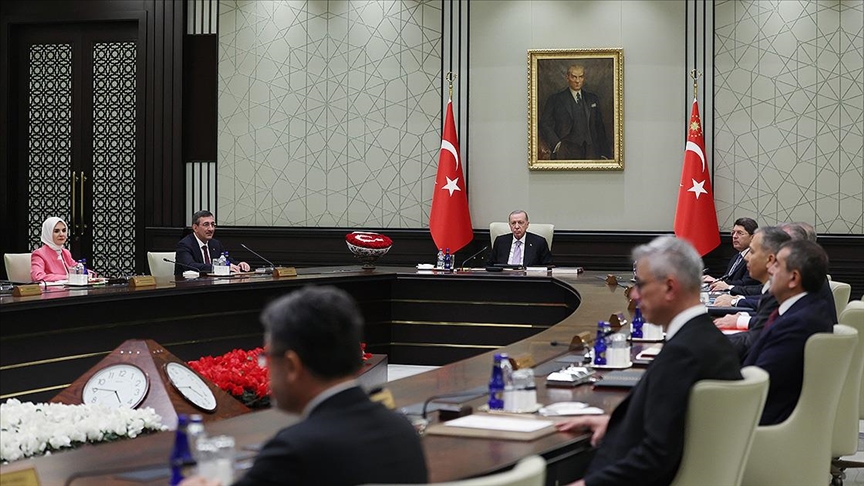 Kabinede Değişim Kapıda mı?