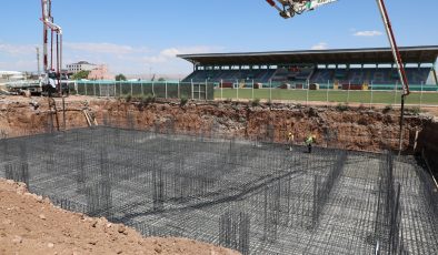 Hatay’a yarı olimpik yüzme havuzu