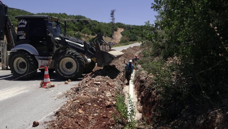 ALTINÖZÜ HANYOLU’NDA SU İLETİM KAPASİTESİ ARTIRILIYOR