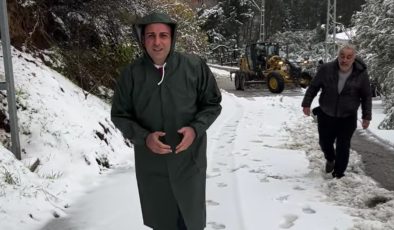 DEFNE BELEDİYESİ EKİPLERİ KAR YAĞIŞI NEDENİYLE KAPANAN YOLLARI AÇIYOR