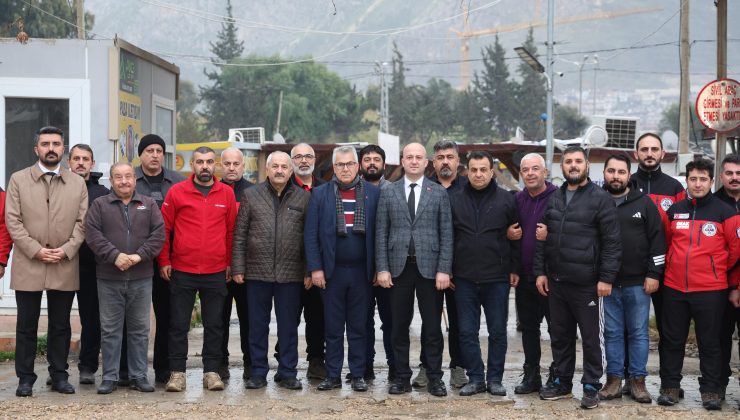 Gebze Belediye Başkanı Zinnur Büyükgöz’den Elektronikçiler Çarşısı’na Anlamlı Ziyaret