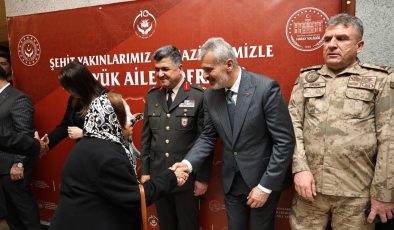 BAŞKAN ÖNTÜRK, İLK İFTARINI ŞEHİT VE GAZİ YAKINLARIYLA YAPTI