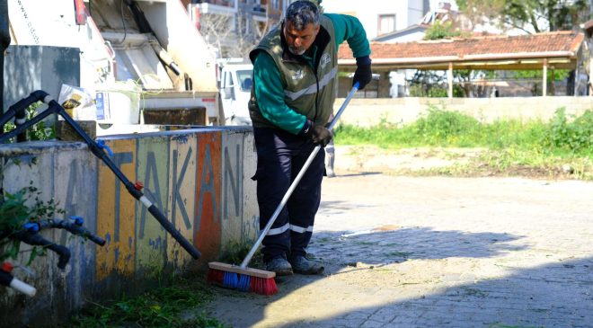 BAŞKAN ÖZGÜN: “DEFNE’DE TEMİZLİK HİZMETLERİMİZ ARALIKSIZ SÜRÜYOR”
