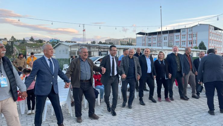 KIRIKHAN’DA ROMAN KÜLTÜRÜNÜN COŞKUSU: PROTOKOL VE VATANDAŞLAR AYNI HALAYDA BULUŞTU