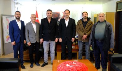 TKP’de Yaprak Dökümü Sürüyor:”İki İsim Daha CHP Saflarına Katıldı”