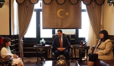 VALİ MASATLI HATAY’IN GURURU OLAN ŞEHİT KIZINI MAKAMINDA AĞIRLADI