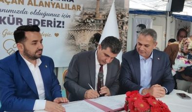 AK PARTİ ANTAKYA İLE ALANYA İLÇE TEŞKİLATLARI “KARDEŞ TEŞKİLAT” OLDU