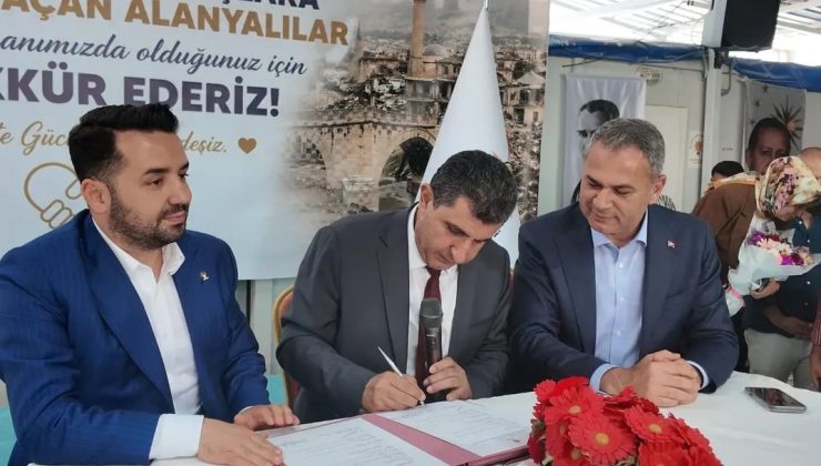 AK PARTİ ANTAKYA İLE ALANYA İLÇE TEŞKİLATLARI “KARDEŞ TEŞKİLAT” OLDU