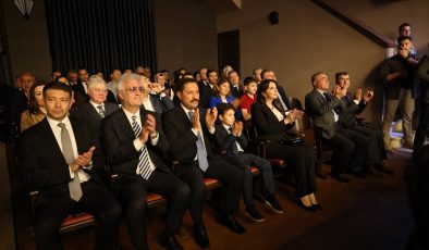 HATAY DEVLET TİYATROLARI SAHNESİNDE İLK PERDE AÇILDI