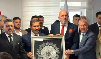 HATAY VALİSİ MUSTAFA MASATLI’YA “YILIN VALİSİ” ÖDÜLÜ VERİLDİ