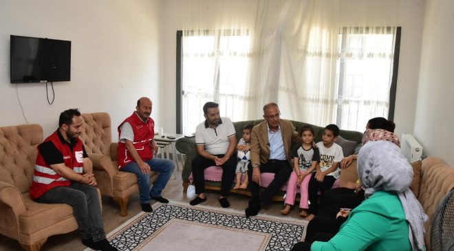 BAŞKAN YAPAR, GÜLDEREN MAHALLESİ SAKİNLERİNİ ZİYARET ETTİ